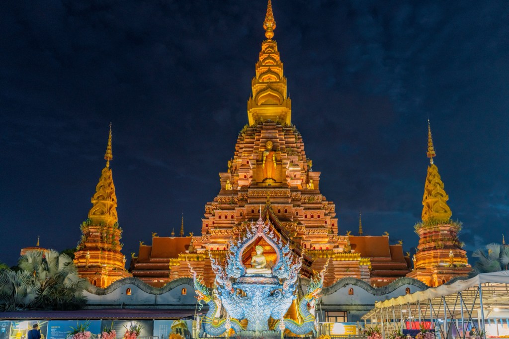 T4633 Dajinta Temple and Starlight Night Market, Jinghong,&nbsp;Xishuangbanna